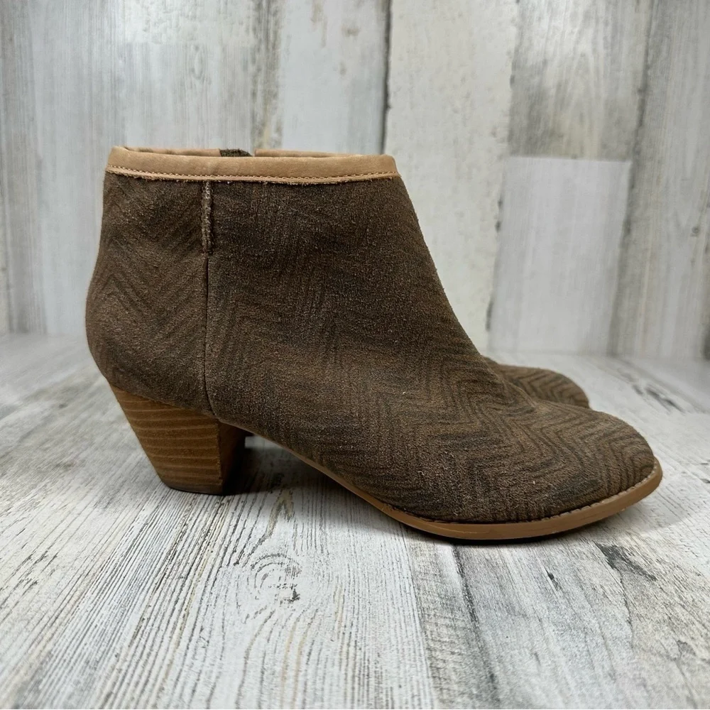 Lulus Envy‎ Babs Beige Herringbone Striped Leather Ankle Booties #481
